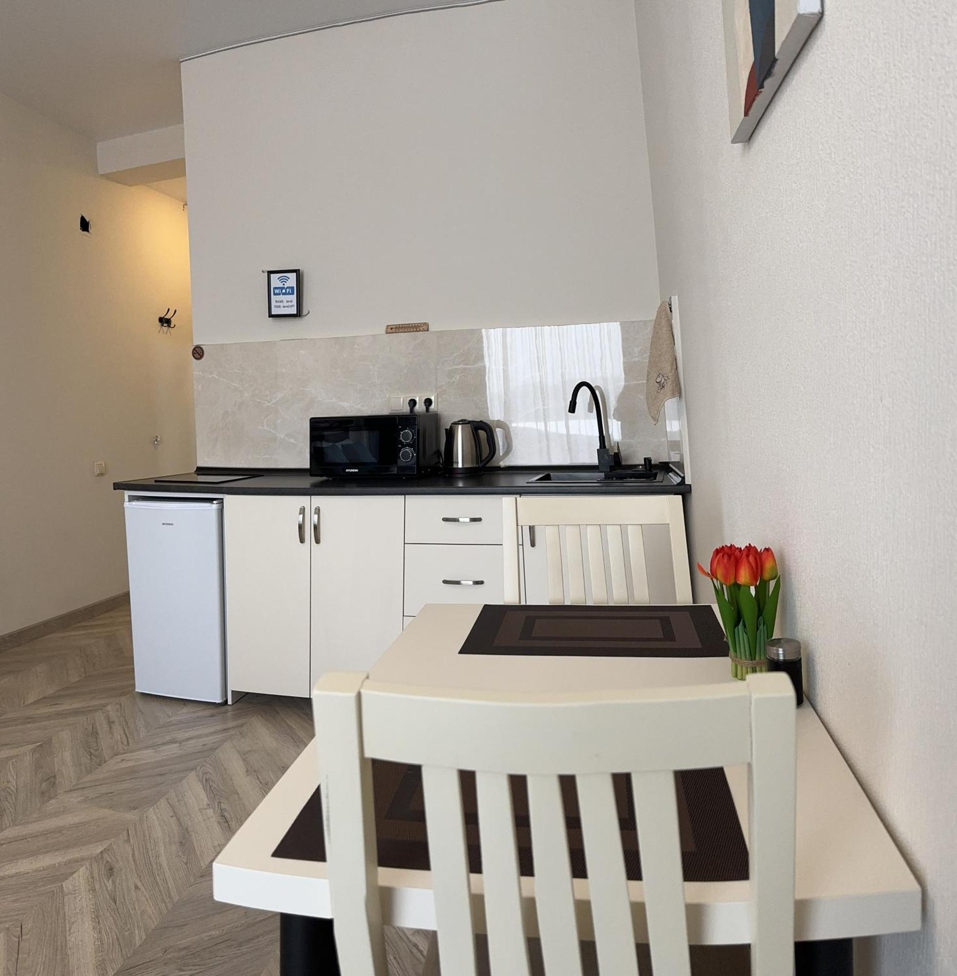 Brothers Apartments With Terrace In Old Tbilisi Exteriör bild