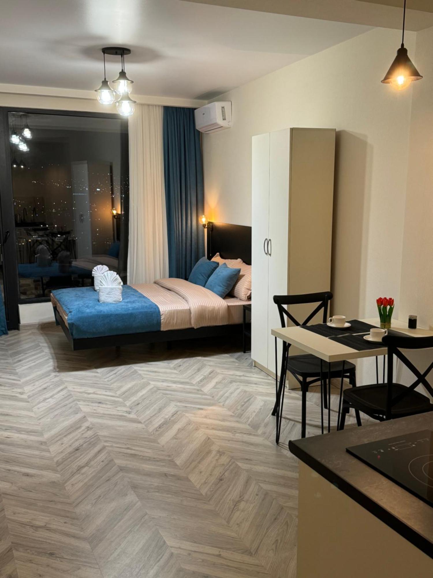 Brothers Apartments With Terrace In Old Tbilisi Exteriör bild