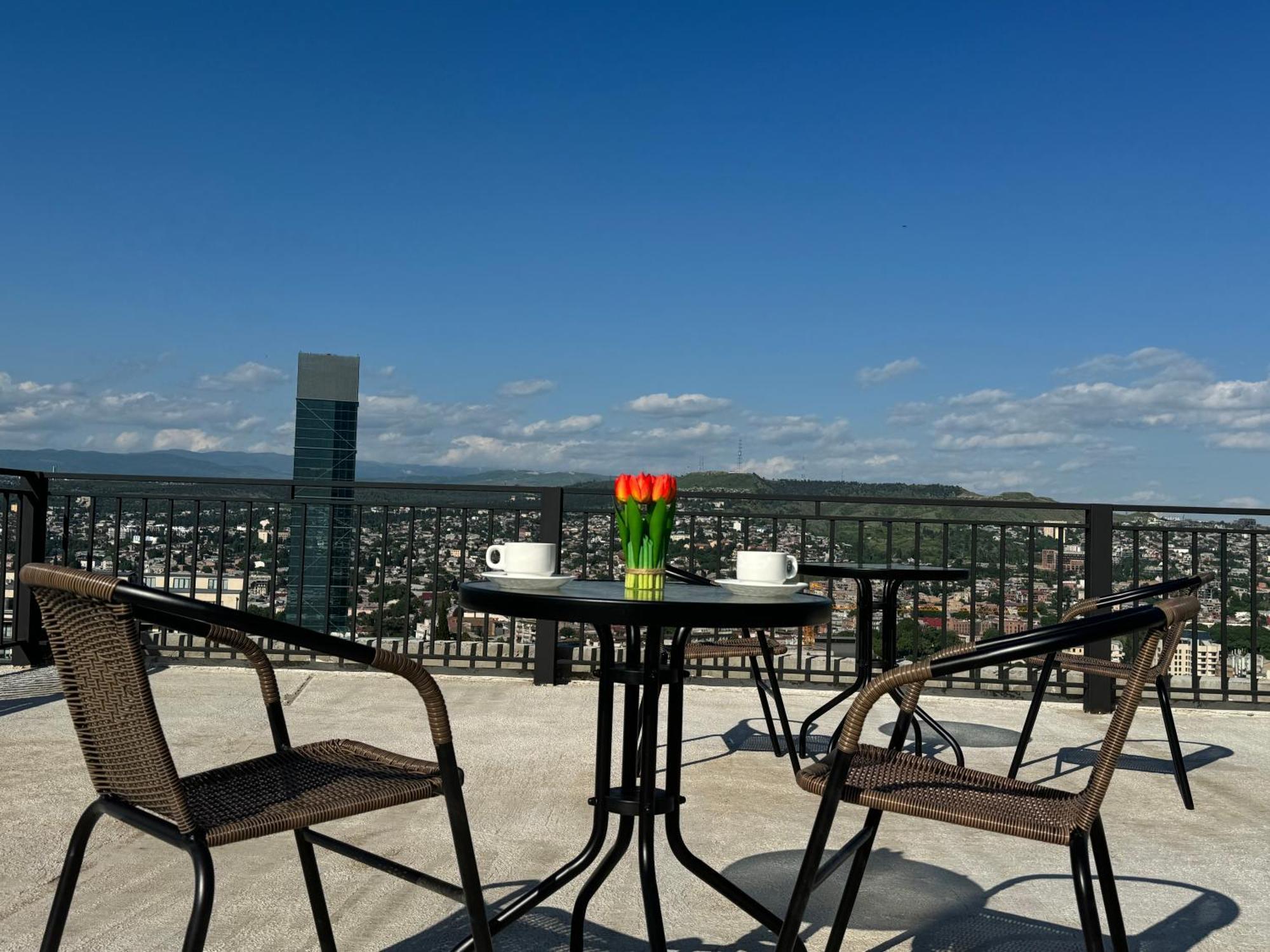 Brothers Apartments With Terrace In Old Tbilisi Exteriör bild