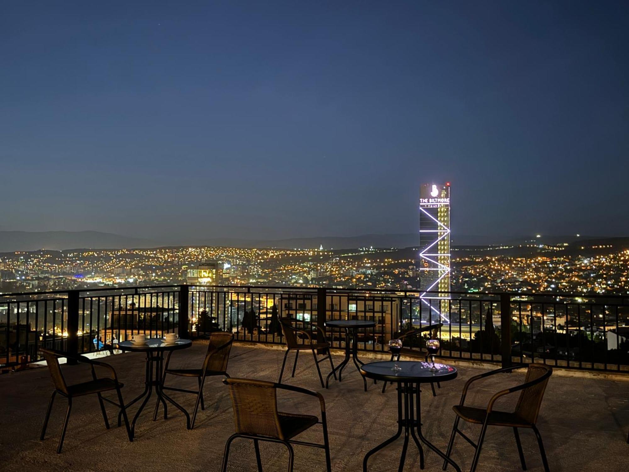Brothers Apartments With Terrace In Old Tbilisi Exteriör bild